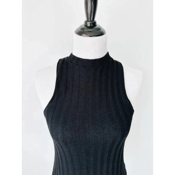 Hollister Black Ribbed Sleeveless Mock Neck Knit Top - Picture 3 of 5